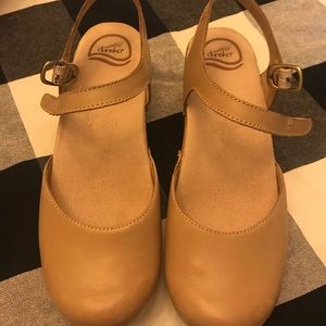 dansko women’s clogs